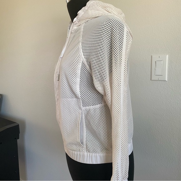 LULULEMON WHITE MESH ON MESH JACKET - Picture 5 of 13
